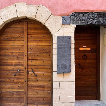 Suite "Chalet" Dans Maison De Village La Brigue Eksteriør billede