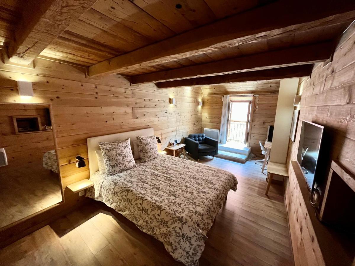 Suite "Chalet" Dans Maison De Village La Brigue Eksteriør billede