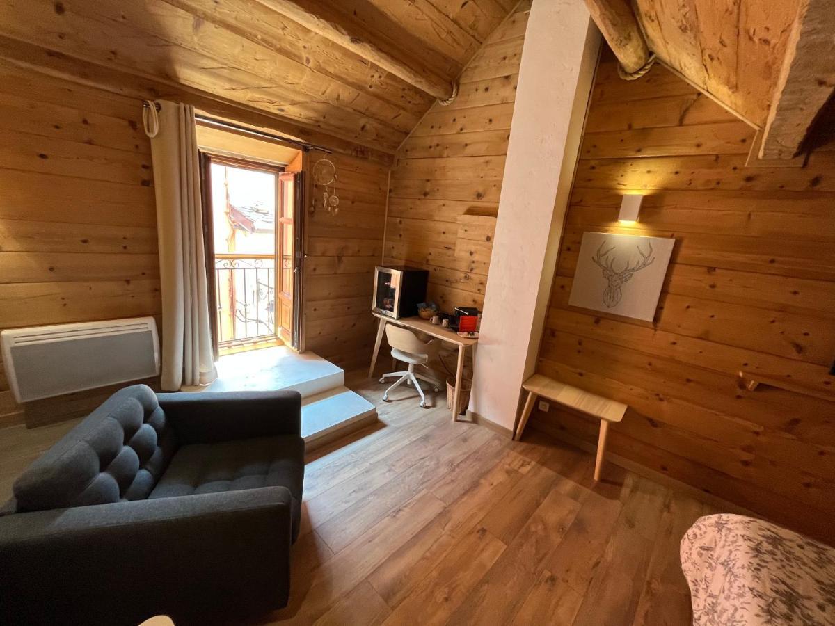 Suite "Chalet" Dans Maison De Village La Brigue Eksteriør billede